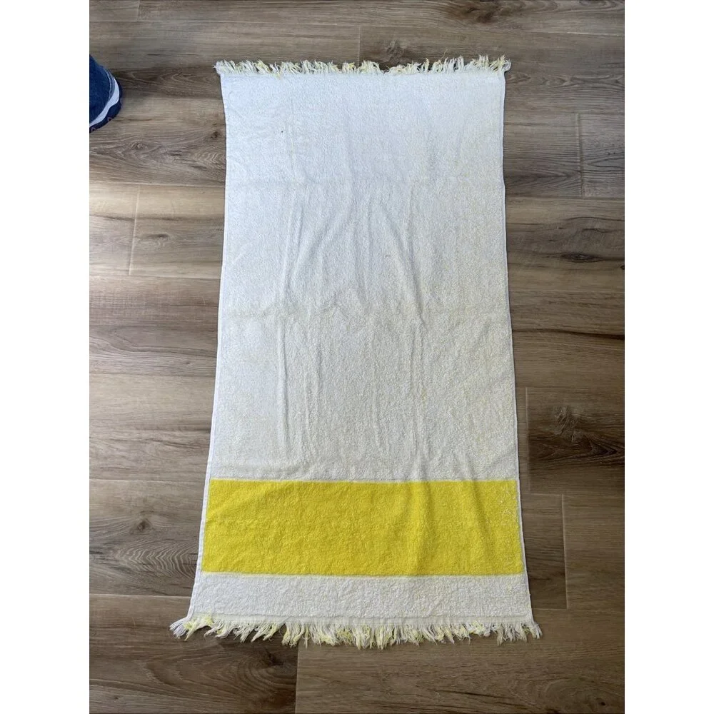 JCPenney VINTAGE Floral Bath Towel Set Yellow White Fringe Cotton Blend 2 pc Set